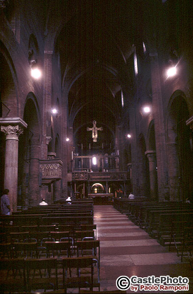 The central nave - La navata centrale